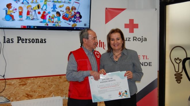 SOCIAL | Cruz Roja entrega a Unionistas un diploma de agradecimiento
